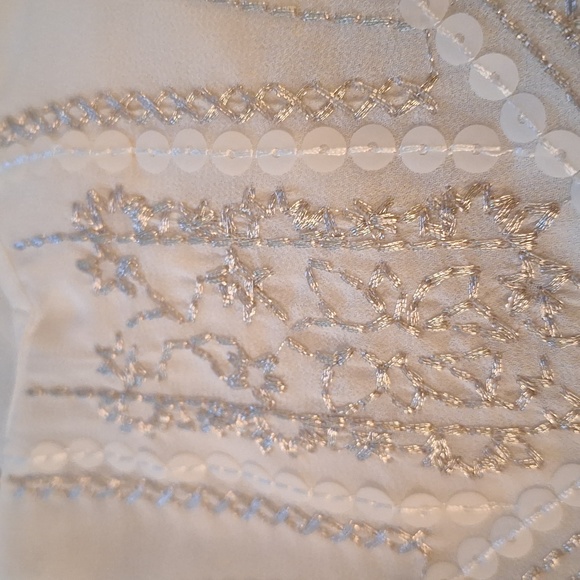 White Sheer Sleeveless Top W/ Silver Threads Size Med - Picture 7 of 7